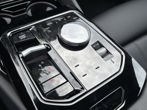 Used 2026 BMW i5 eDrive40 w/ M Sport Package image 29