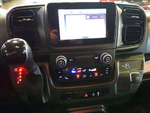 Used 2023 RAM ProMaster 2500 FWD image 11