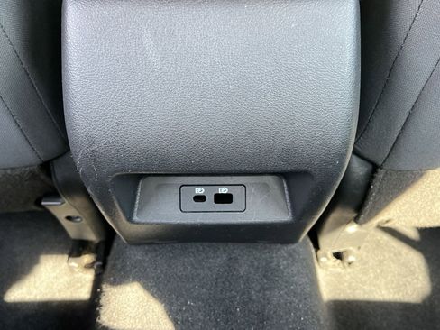Used 2024 Nissan Altima 2.5 SV FWD image 17