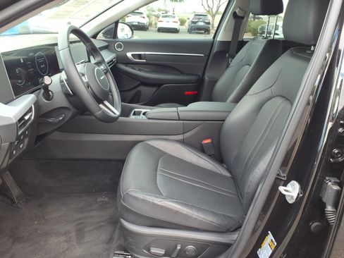 Certified 2025 Hyundai Sonata Limited FWD image 13