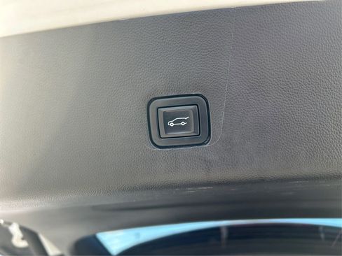 Used 2020 Chevrolet Traverse Premier w/ Redline Edition image 15