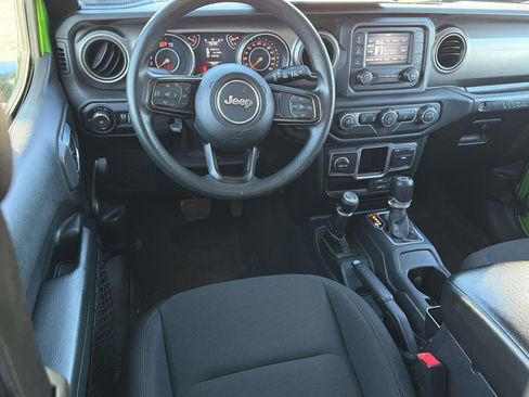 Used 2018 Jeep Wrangler Unlimited Sport image 7