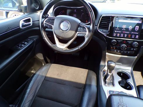 Certified 2022 Jeep Grand Cherokee Laredo X AWD/4WD image 13