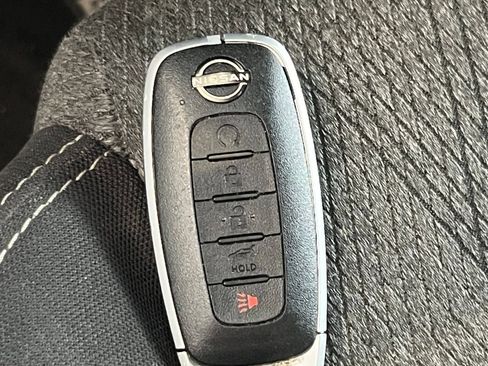 Used 2025 Nissan Rogue SV AWD/4WD image 21