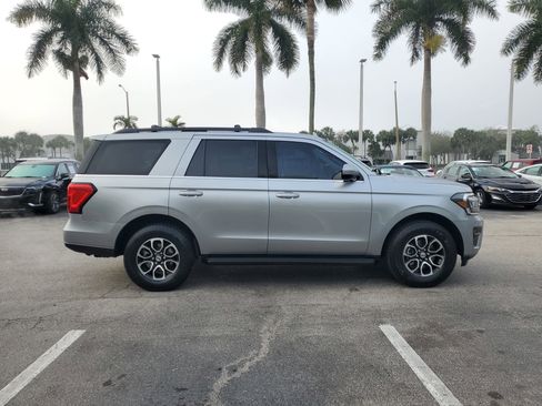 Used 2023 Ford Expedition XLT image 8