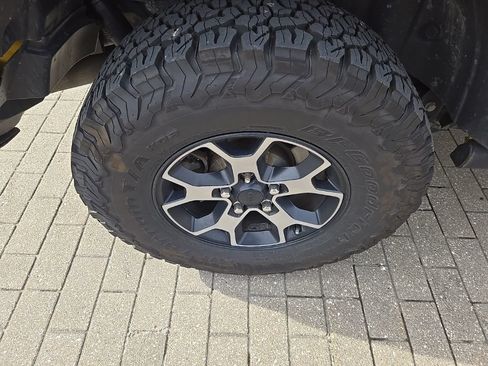 Used 2019 Jeep Wrangler Unlimited Rubicon AWD/4WD image 12
