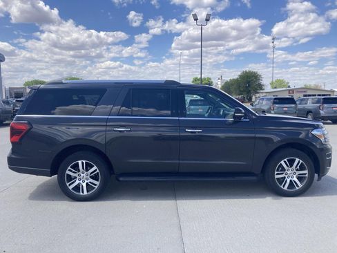 Used 2024 Ford Expedition Max Limited AWD/4WD image 9