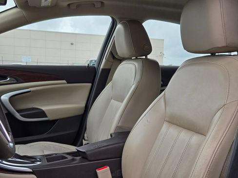 Used 2016 Buick Regal Premium FWD image 13