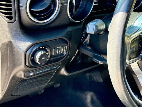 Used 2022 Jeep Wrangler Unlimited Sahara w/ Cold Weather Group image 11