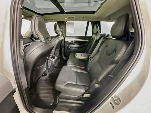 Used 2024 Volvo XC90 B5 Core AWD/4WD image 29