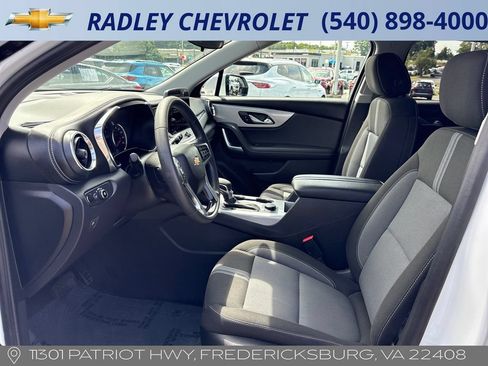 Certified 2025 Chevrolet Blazer LT FWD image 3