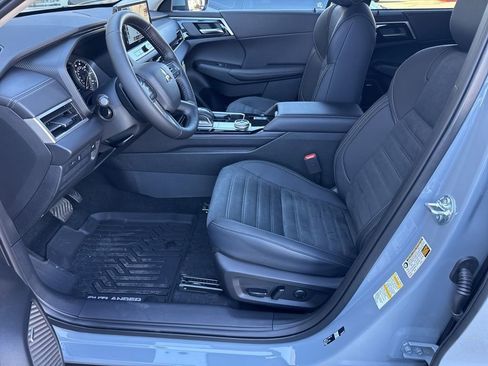 New 2026 Mitsubishi Outlander SE image 23