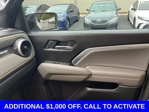 Used 2023 Chevrolet Colorado ZR2 w/ ZR2 Convenience Package III AWD/4WD image 30