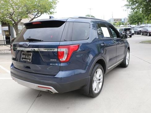 Used 2017 Ford Explorer XLT w/ Equipment Group 202A AWD/4WD image 6