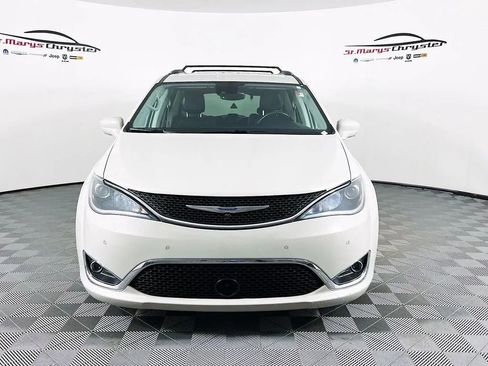 Used 2017 Chrysler Pacifica Touring-L Plus w/ Advanced Safetytec Group FWD image 3