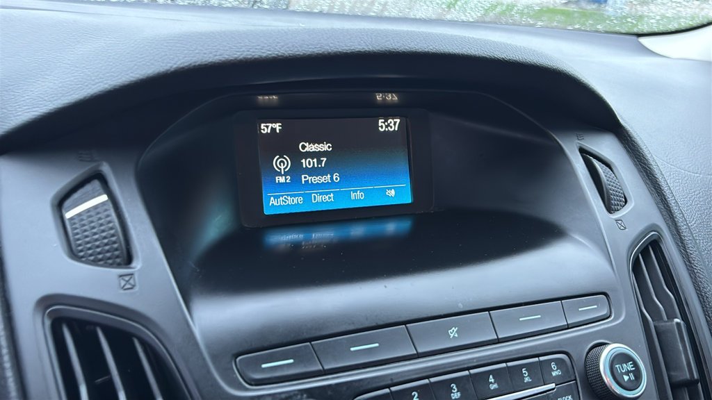 Used 2018 Ford Focus SE FWD image 16