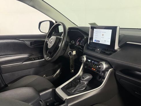 Used 2025 Toyota RAV4 LE FWD image 30