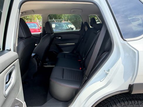 Certified 2026 Nissan Rogue SV AWD/4WD image 11