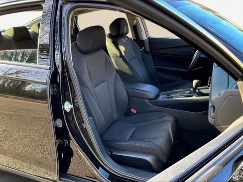 Certified 2024 Honda Accord EX image 22