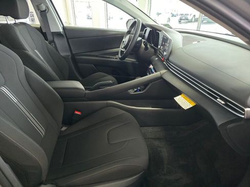 Used 2023 Hyundai Elantra SEL w/ Cargo Package image 40