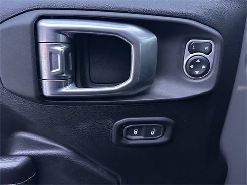 Used 2019 Jeep Wrangler Unlimited Rubicon image 14