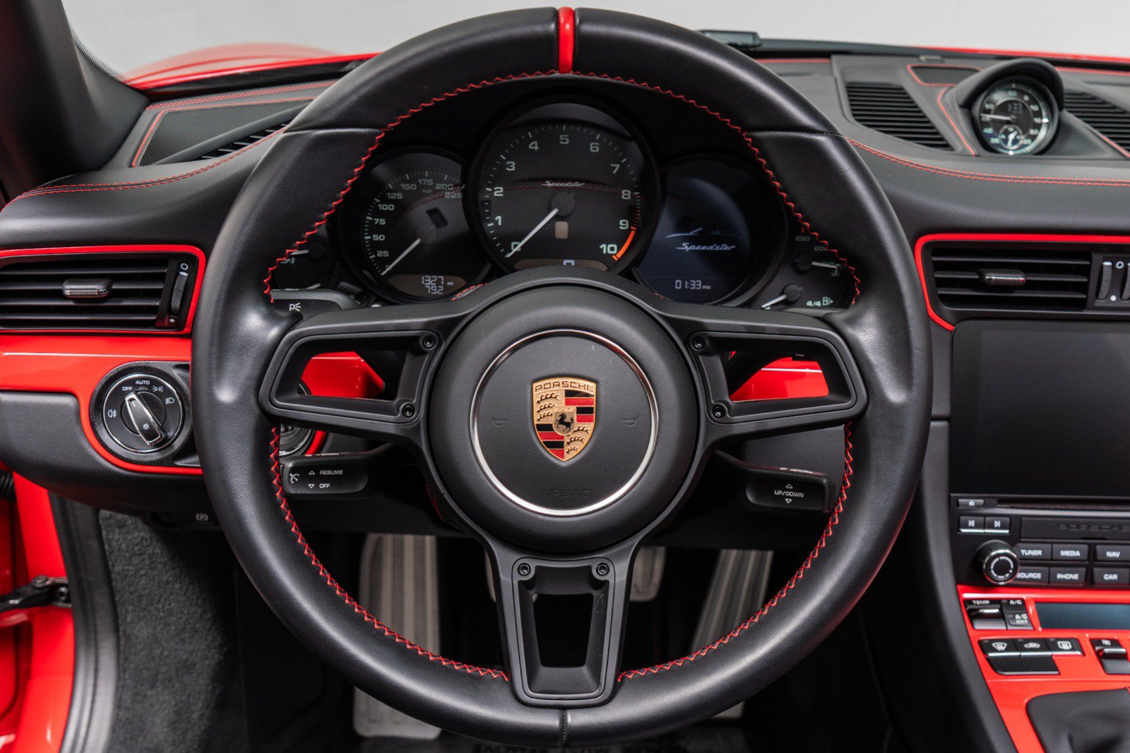 Used 2019 Porsche 911 Speedster RWD image 15