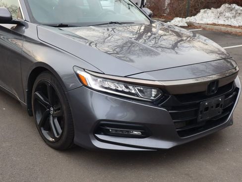 Used 2018 Honda Accord Sport image 3