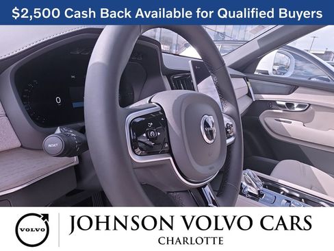 New 2026 Volvo XC90 T8 Plus w/ Protection Package Premier image 18
