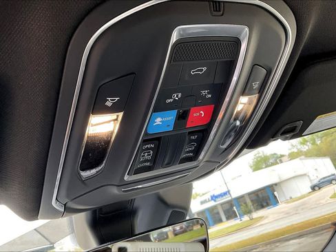 New 2025 Jeep Grand Cherokee Laredo X w/ Luxury Tech Group I image 17