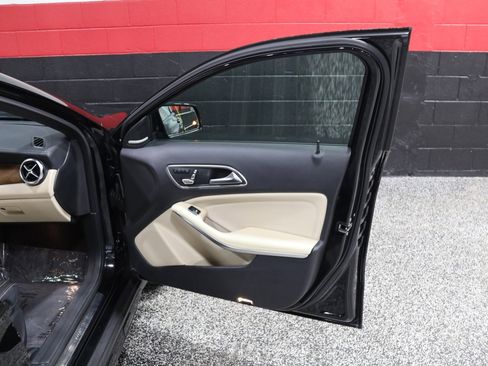 Used 2018 Mercedes-Benz GLA 45 AMG 4MATIC w/ Multimedia Package image 28