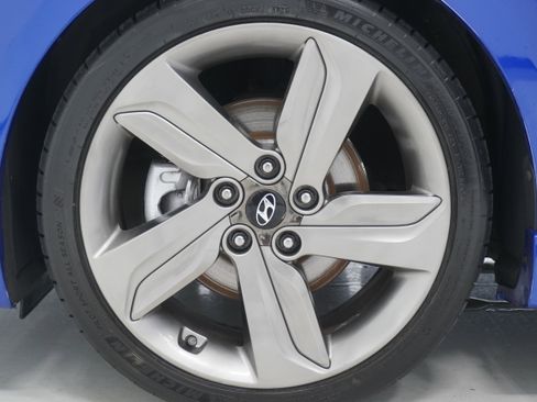 Used 2013 Hyundai Veloster Turbo image 22