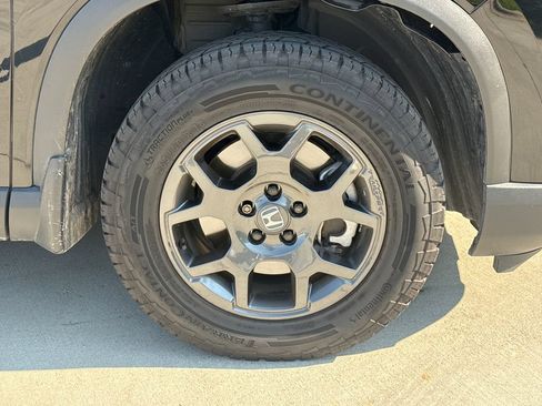 Used 2025 Honda Pilot TrailSport image 11