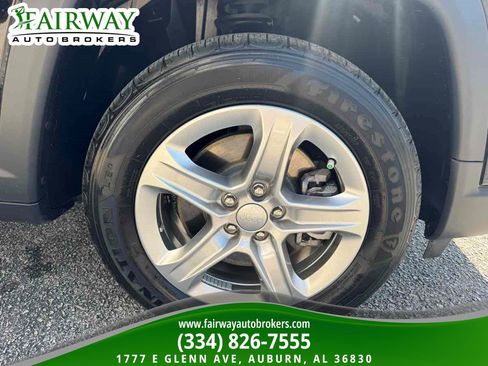 Used 2023 Jeep Compass Latitude w/ Sun and Sound Group image 33