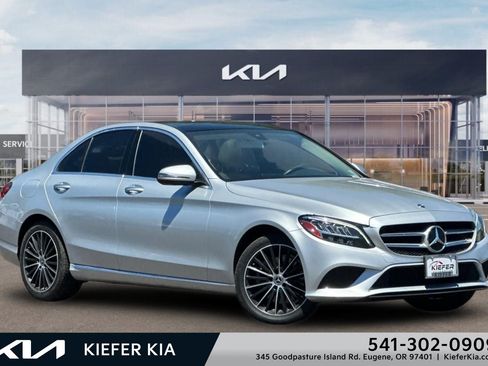Used 2019 Mercedes-Benz C 300 4MATIC Sedan image 1