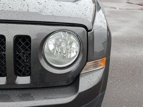 Used 2014 Jeep Patriot Latitude AWD/4WD image 16