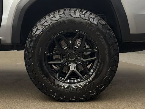 Used 2026 GMC Canyon AT4 AWD/4WD image 12