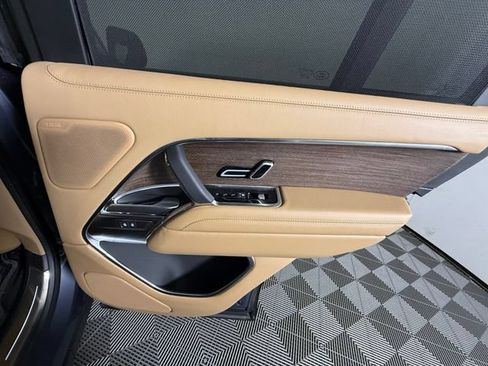 Used 2025 Land Rover Range Rover SE AWD/4WD image 39