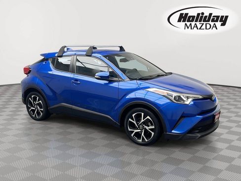 Used 2019 Toyota C-HR XLE FWD image 1
