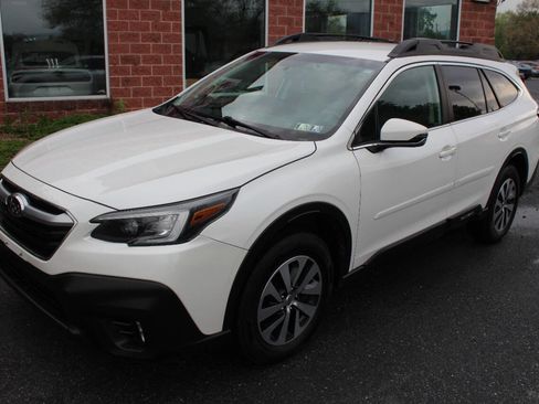 Used 2022 Subaru Outback Premium AWD/4WD image 2