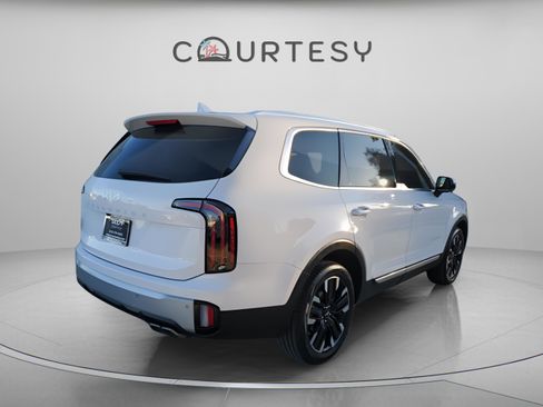 Certified 2024 Kia Telluride SX image 3
