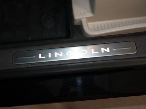 Used 2022 Lincoln Nautilus Reserve w/ Equipment Group 201A AWD/4WD image 23