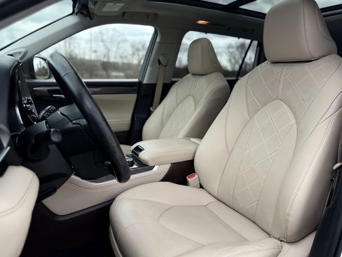 Used 2021 Toyota Highlander Platinum AWD/4WD image 20