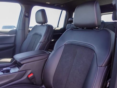 New 2026 Jeep Grand Cherokee L 4WD image 22