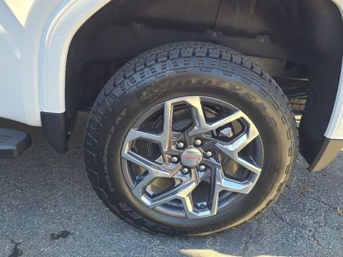 New 2026 GMC Sierra 1500 SLT w/ SLT Premium Plus Package image 7