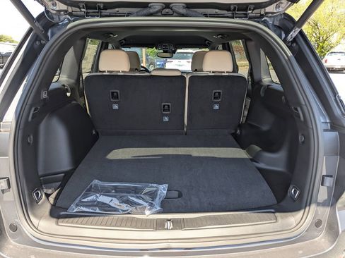 New 2025 Jeep Grand Cherokee Limited w/ Black Appearance Package RWD image 30
