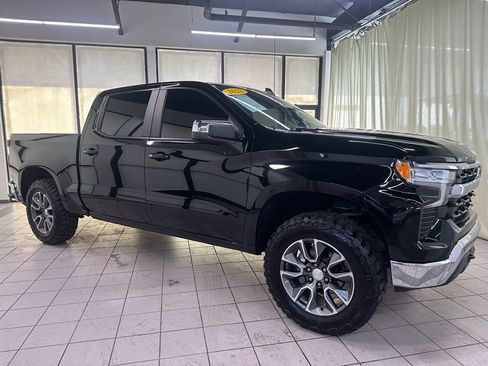 Certified 2022 Chevrolet Silverado 1500 LT image 3