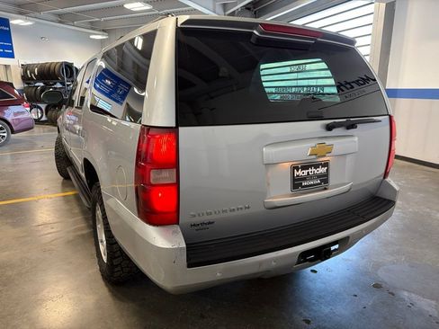 Used 2013 Chevrolet Suburban LT w/ Luxury Package AWD/4WD image 7