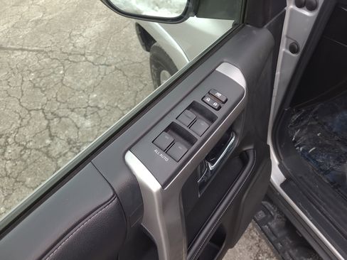 Used 2018 Toyota 4Runner SR5 Premium image 14