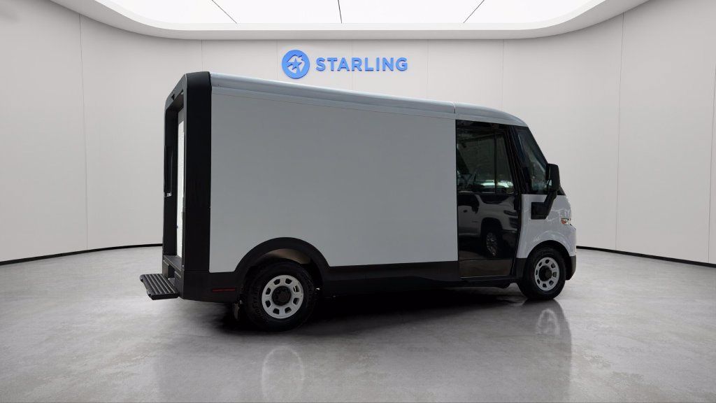 Used 2024 Chevrolet Brightdrop 400 w/ Commercial Equipment Package AWD/4WD image 11