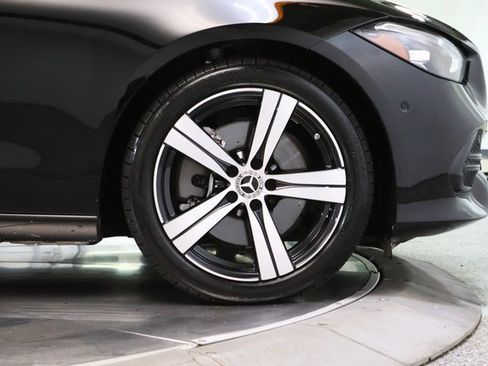 Used 2025 Mercedes-Benz C 300 4MATIC Sedan image 15